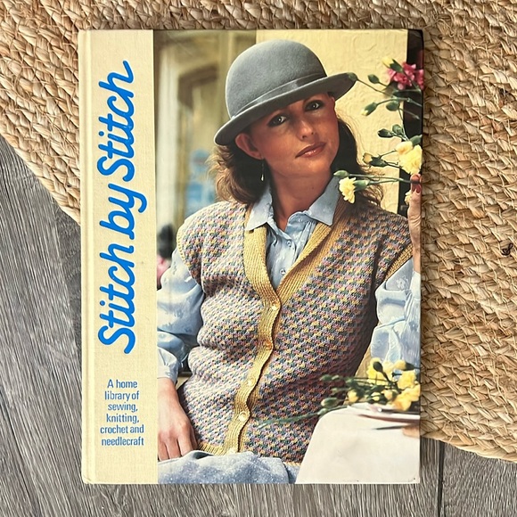 VINTAGE Stitch by Stitch Home Library of sewing, knitting, crochet & needlecraft - Picture 1 of 11